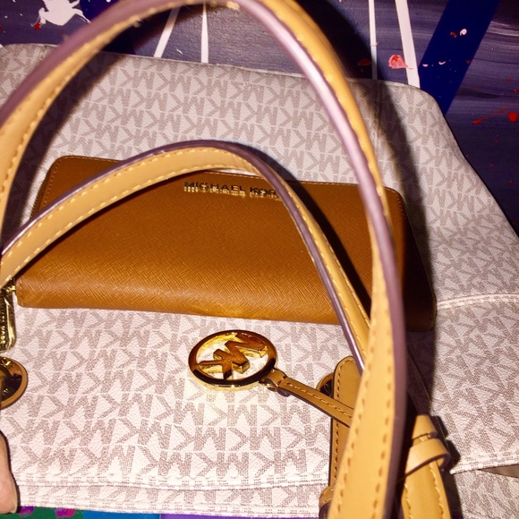 🎈SOLD🎈 Michael Kors Bag - Picture 11 of 11